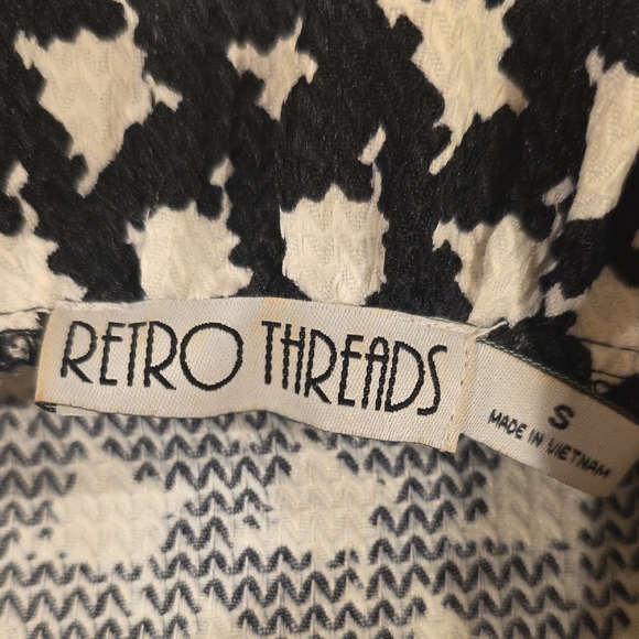 Chic Black and White Women's Blazer - Picture 6 of 6